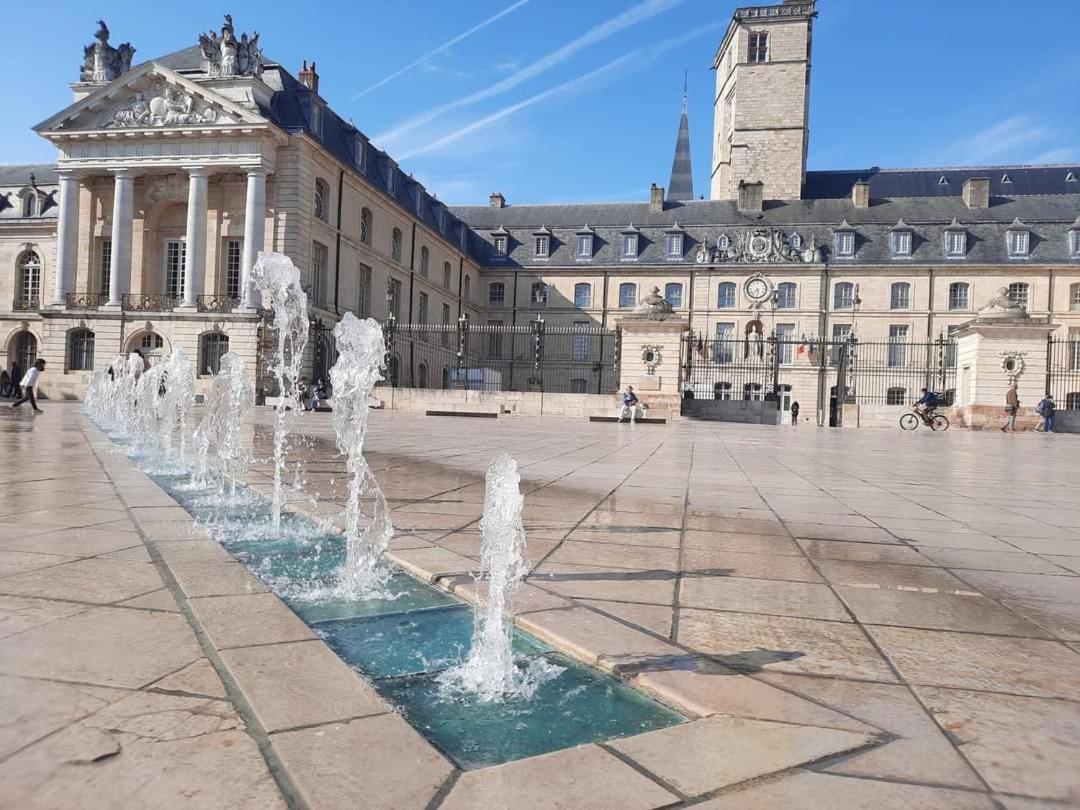 Rempart Tivoli Coeur De Ville Dijon Extérieur photo